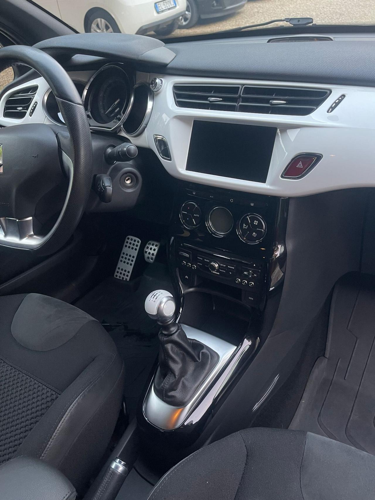 Ds DS3 3 1.6 E-HDI 115 ARDREAM JUST BLACK 84kw