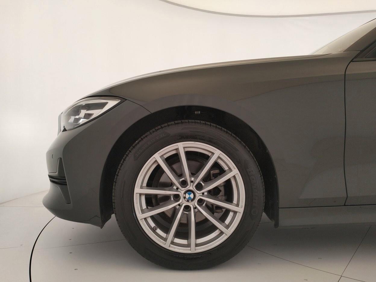 BMW 318d Touring mhev 48V Business Advantage auto - IVA ESPOSTA