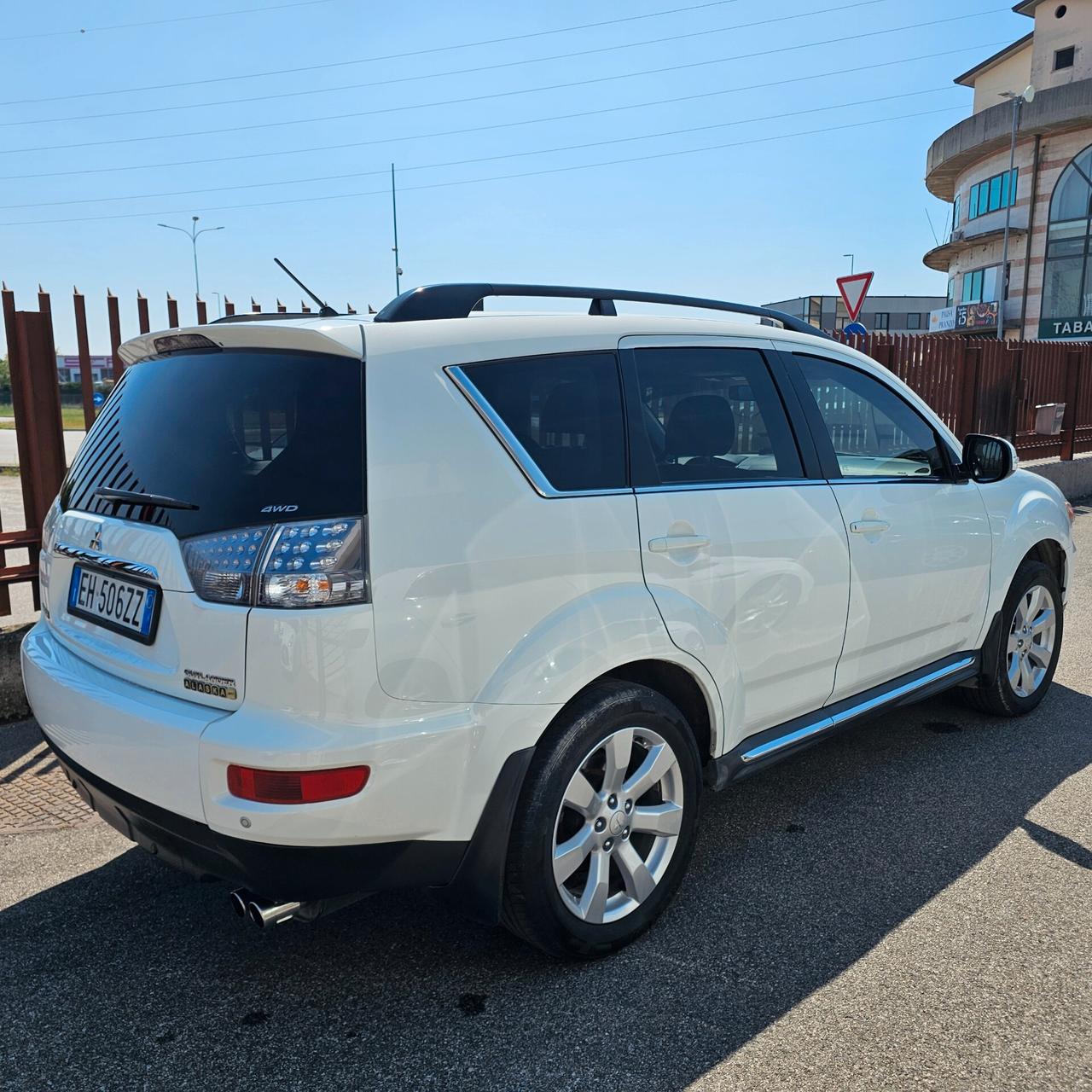 Mitsubishi Outlander 2.2 DI-D TC-SST Instyle DPF 7p