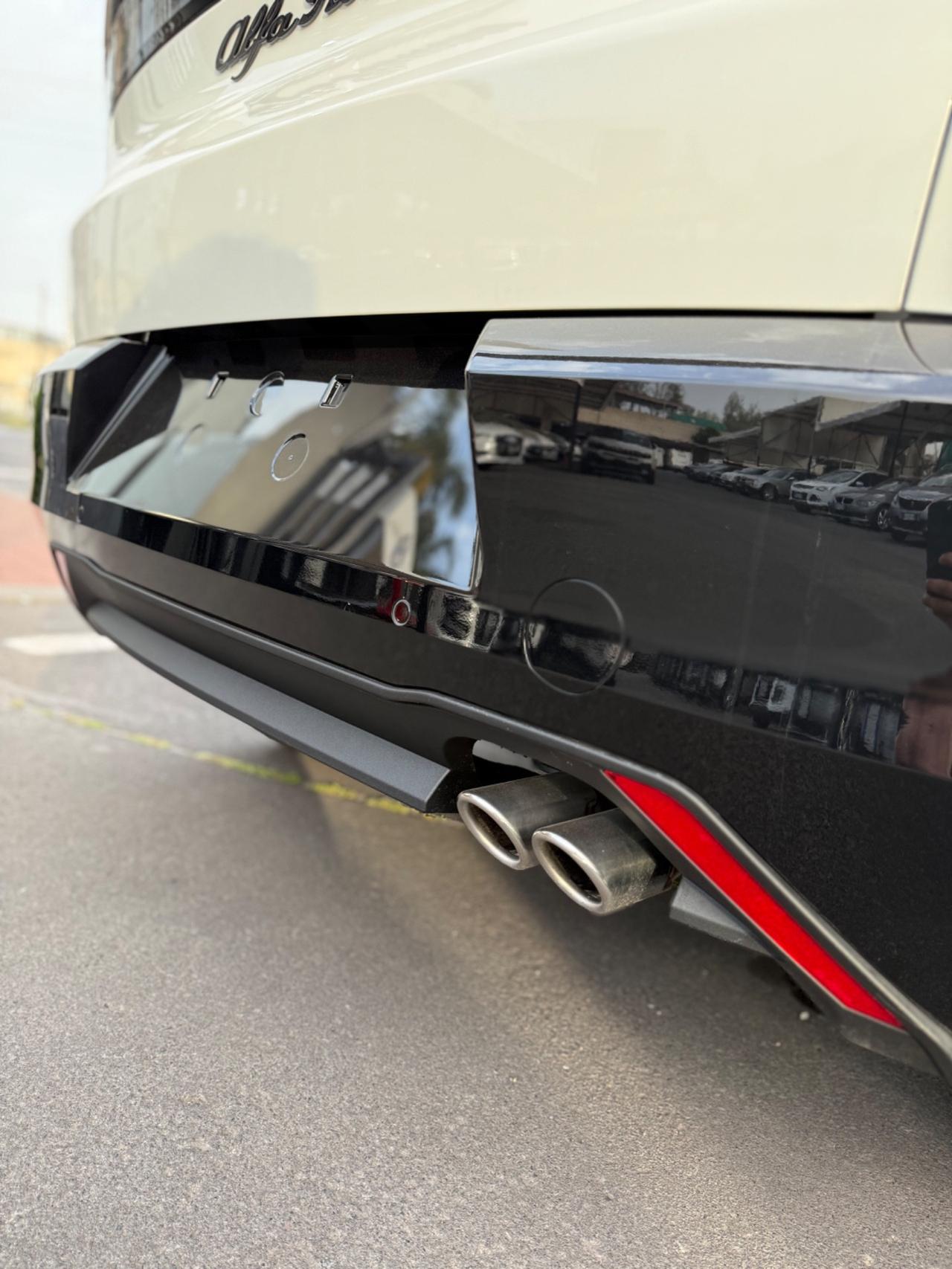 Alfa Romeo Junior 1.2 145 CV Hybrid eDCT6 Speciale KM 0