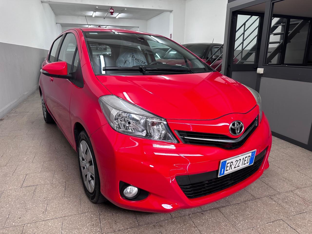 Toyota Yaris 1.0 5 porte Lounge 2013