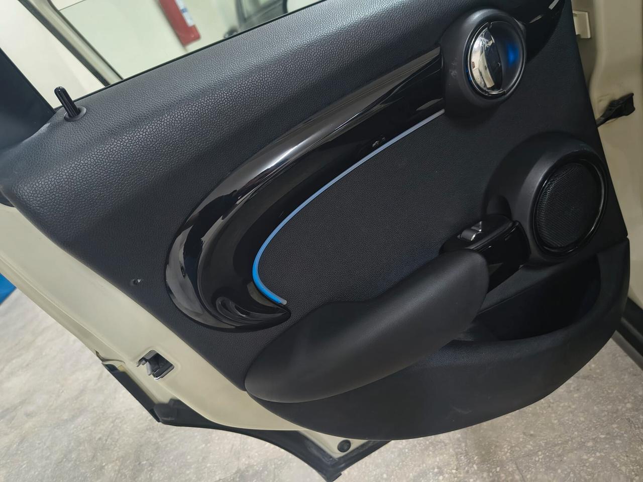 Mini 1.5 Cooper D - KM120000