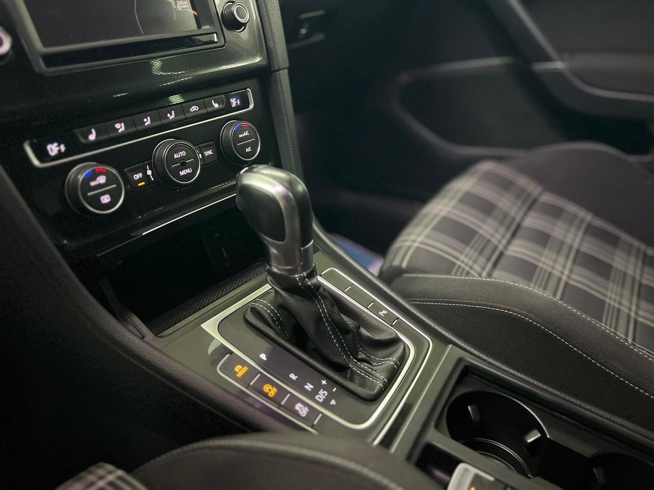 Volkswagen Golf GTD 2.0 TDI DSG 5p. BlueMotion Technology