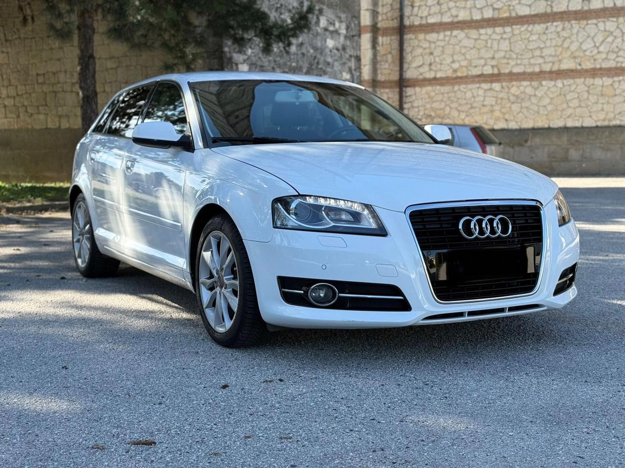 Audi A3 SPB 1.6 TDI 105 CV CR Ambition