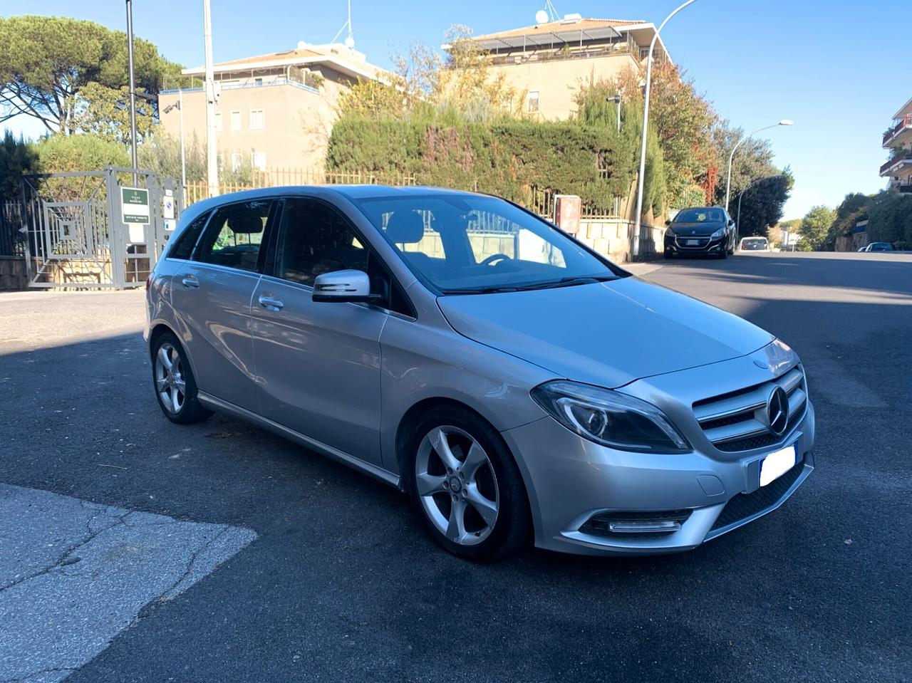 Mercedes-benz B 200 CDI Premium 2014 KM121000