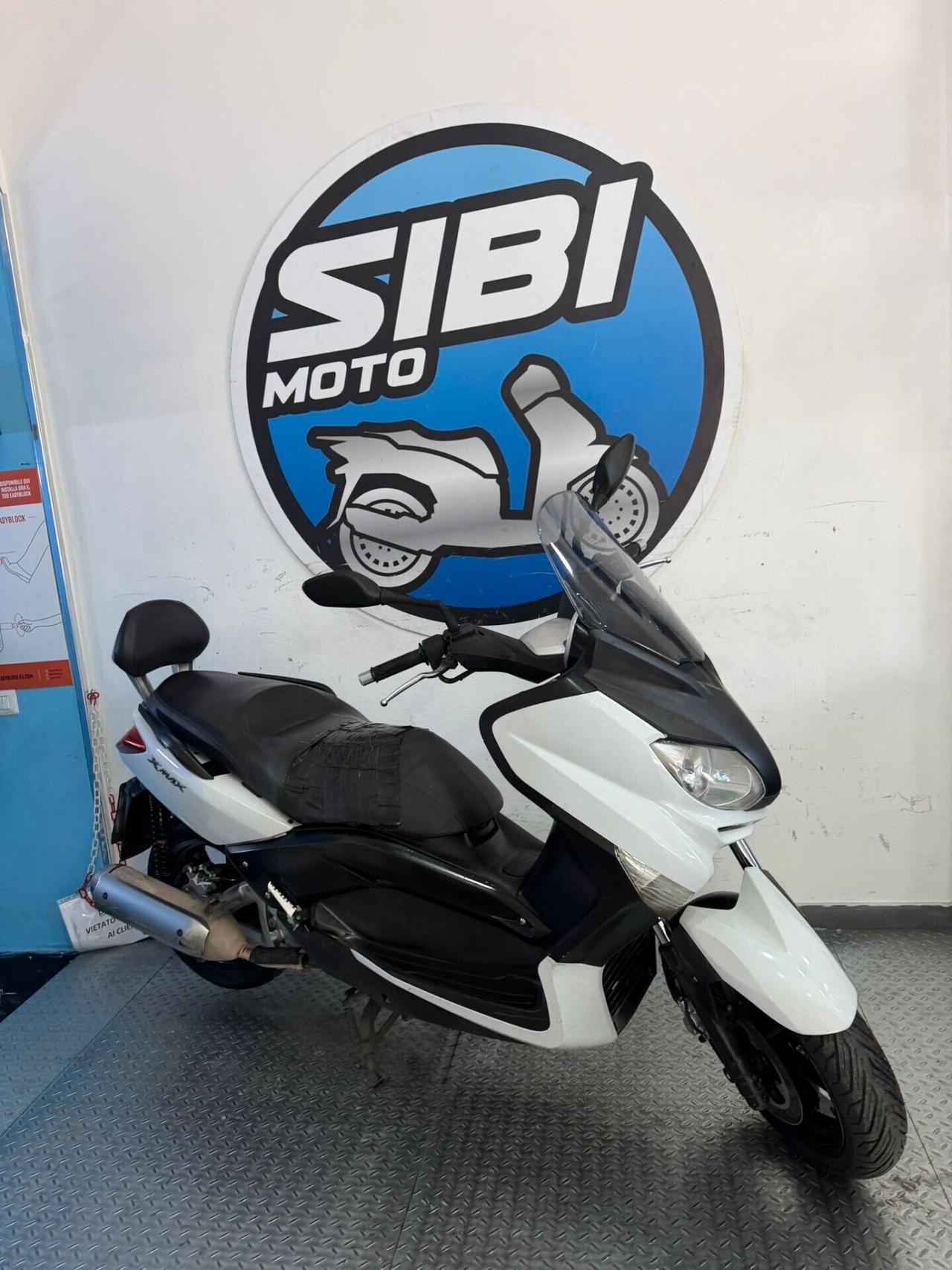Yamaha X-Max 250