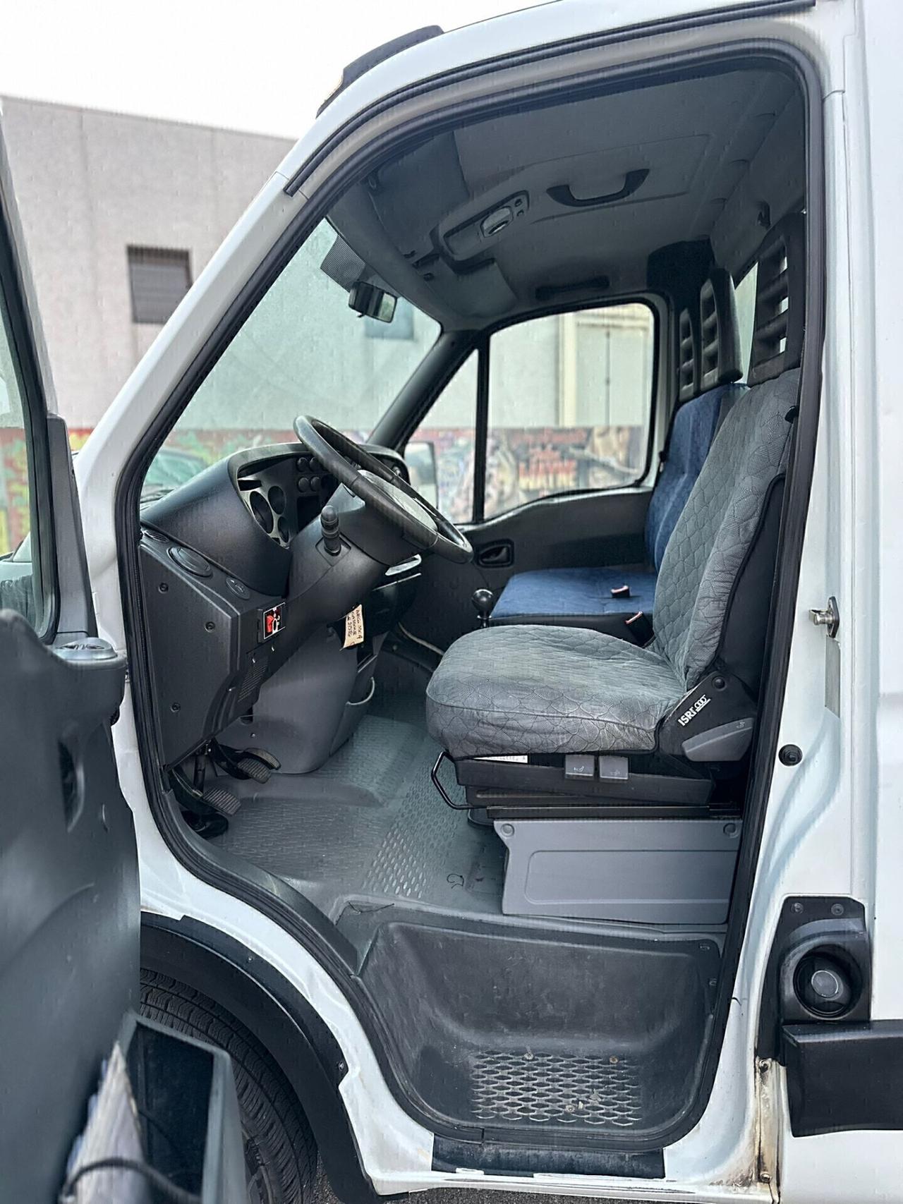 Iveco Daily modello 35c17 con cassone