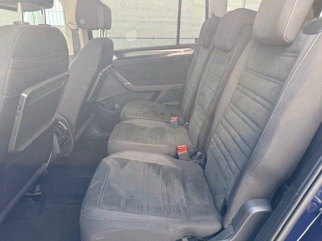 VOLKSWAGEN Touran 1.6 TDI 115 CV SCR DSG BlueMotion Tech. 7 POSTI