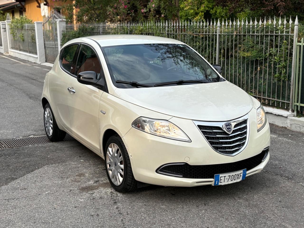 Lancia Ypsilon 1.2 BENZINA Platinum 11/2013 NEOPATENTATI