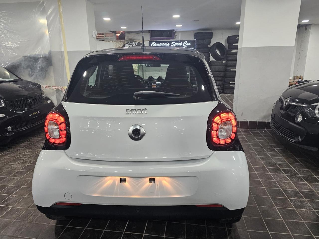 NUOVA SMART FORFOUR IDENTITY BLACK EDITION PASSION 0.9 BENZ 90CV TWINAMIC