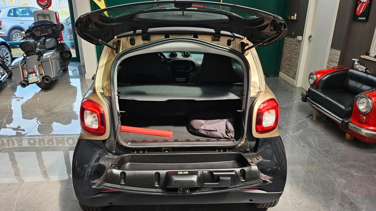Smart ForTwo EQ Passion KM 9.000!!