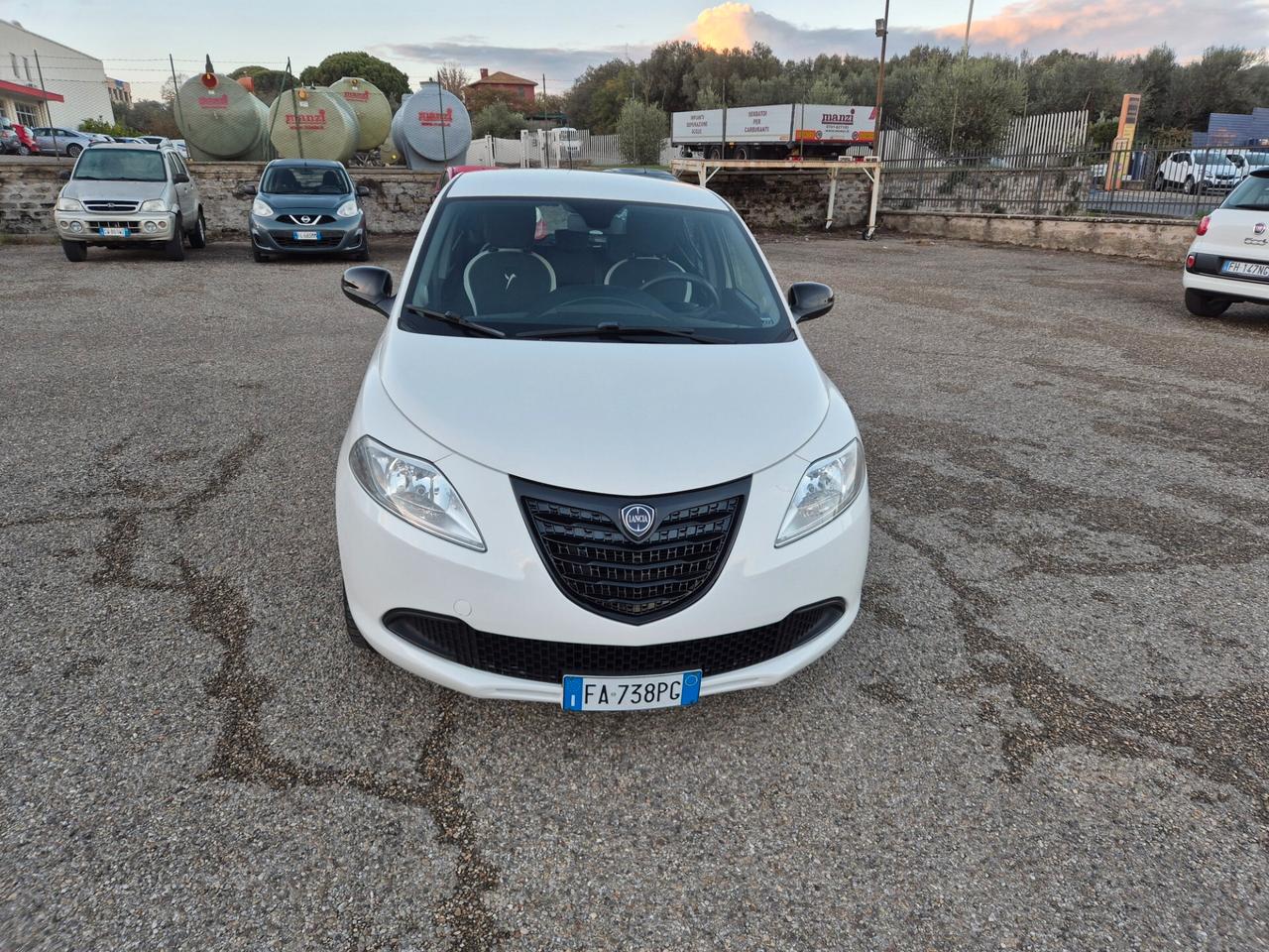 Lancia Ypsilon 1.2 69 CV 5 porte Elefantino