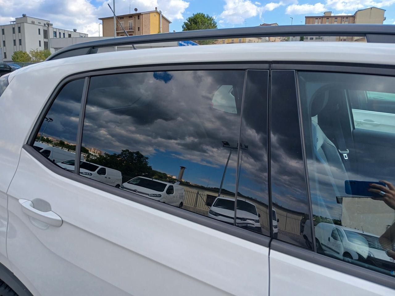 Volkswagen T-CROSS 1.0 TSI 110 CV DSG R-LINE