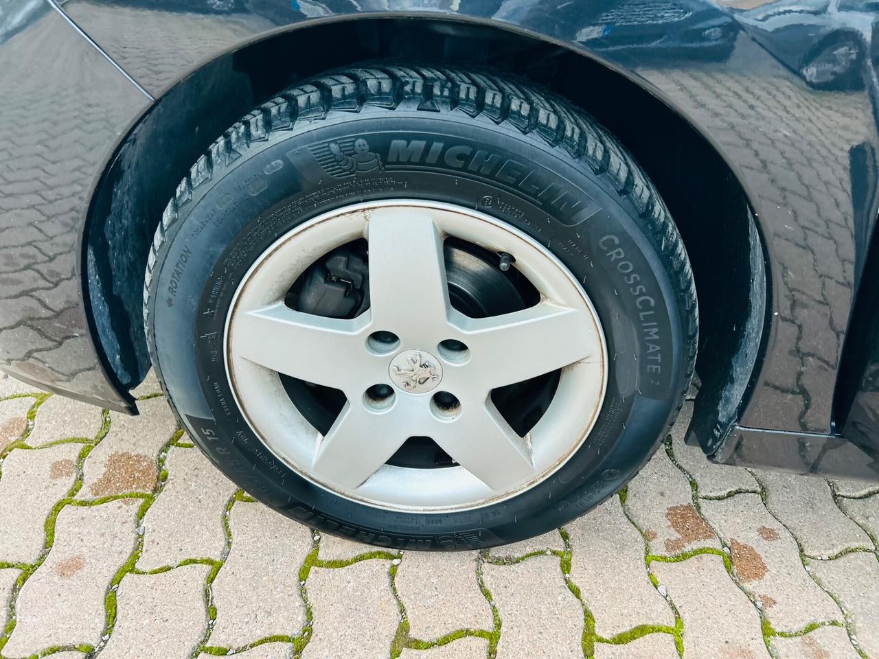 Peugeot 207 1.4 HDi 70CV FAP 5p. XS