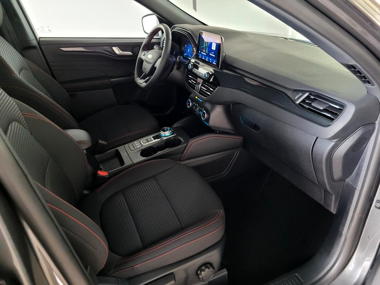 Ford Kuga 2.0 D ST-LINE AUT. CARPLAY FULL-LED NAVIGATORE