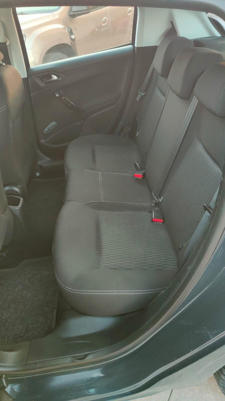 Peugeot 208 BlueHDi 75 5 porte Touch