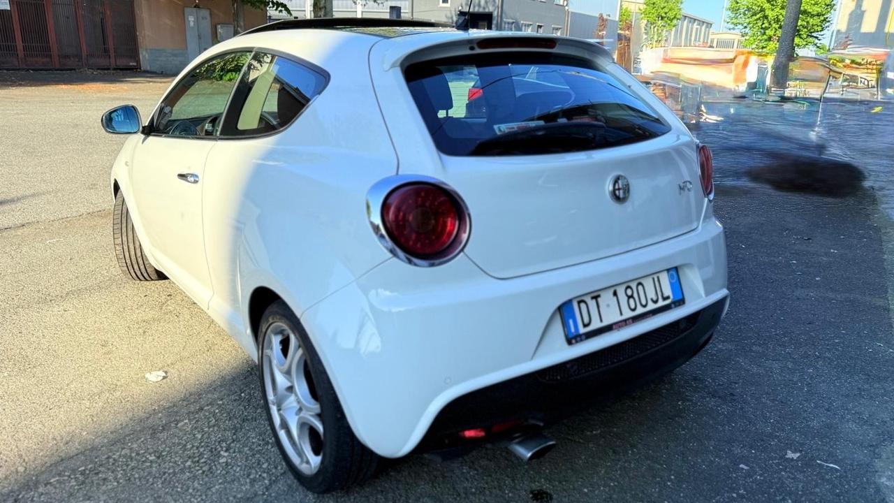 Alfa Romeo MiTo 1.6 JTDm 16V Distinctive Sport Pack