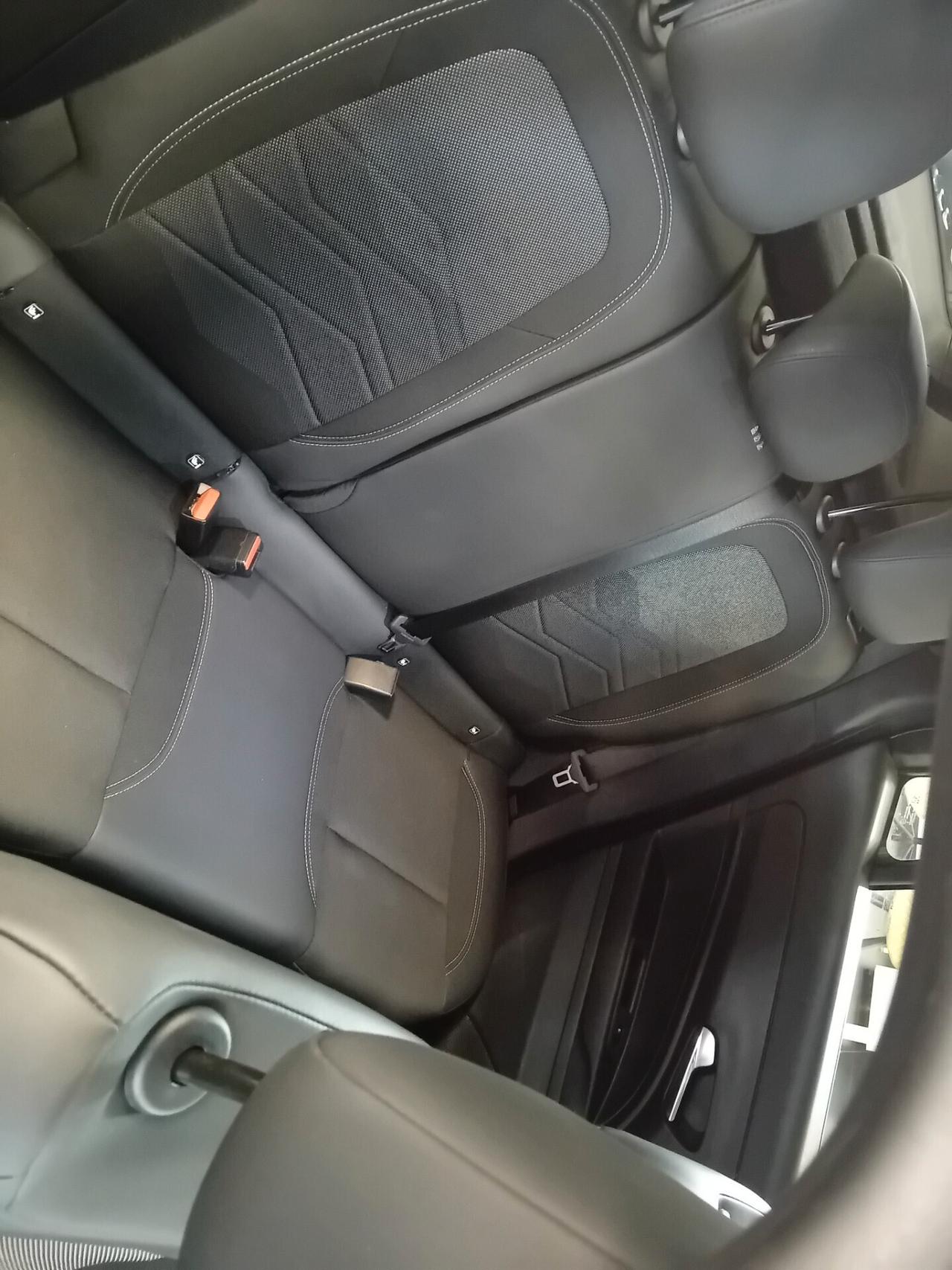 Jeep Avenger 1.2 Turbo 100 CV MHEV Summit