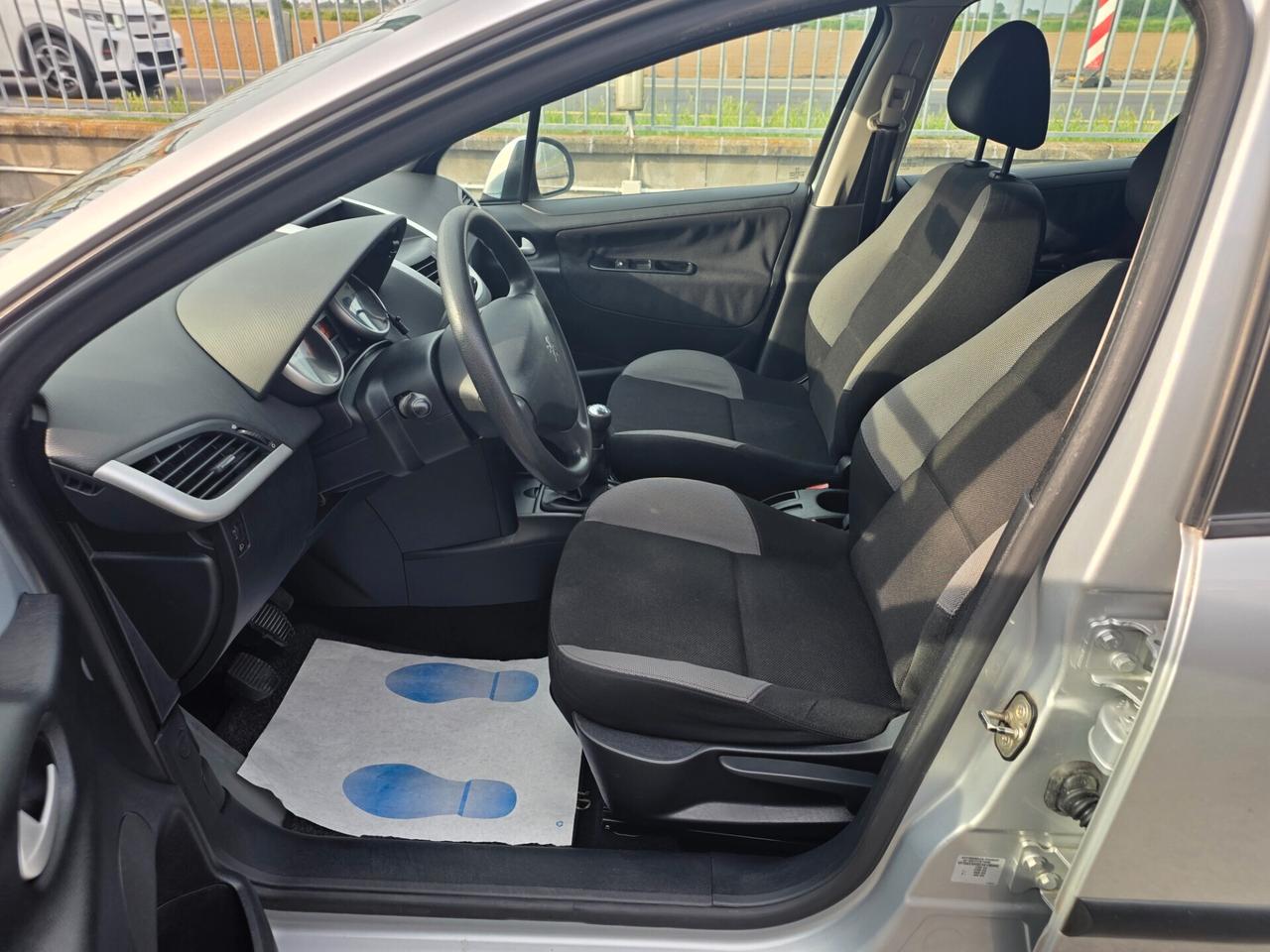 Peugeot 207 1.6 HDi 90CV 5p. XS