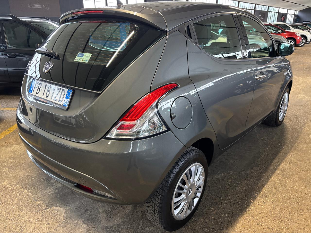 Lancia Ypsilon 0.9 TwinAir 85 CV Metano Ecochic Platinum