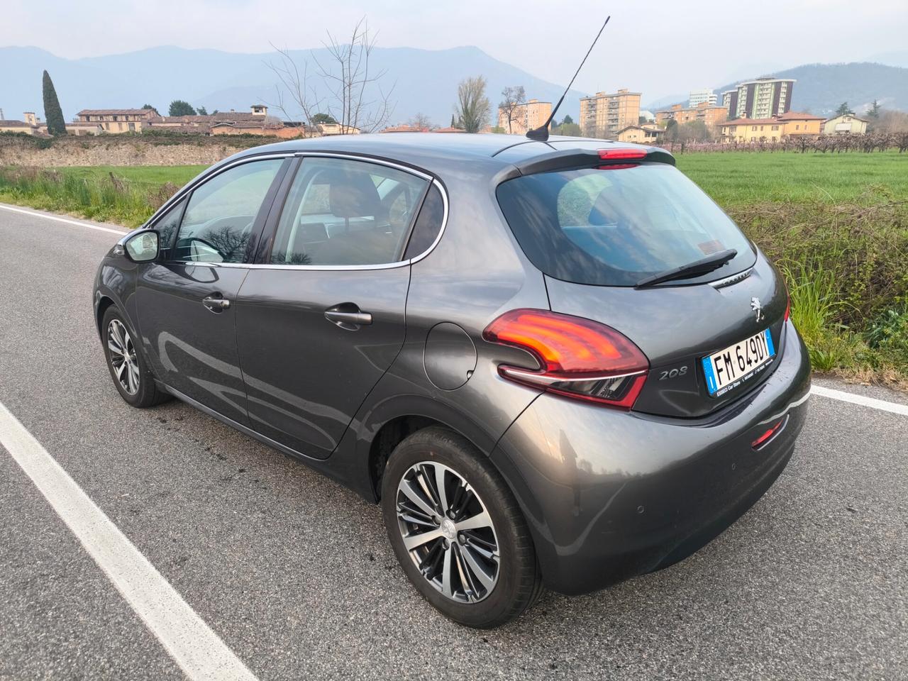 PEUGEOT 208 1,6 BLUE HDI- ALLURE-OK NEOPATENTATI- EURO 6