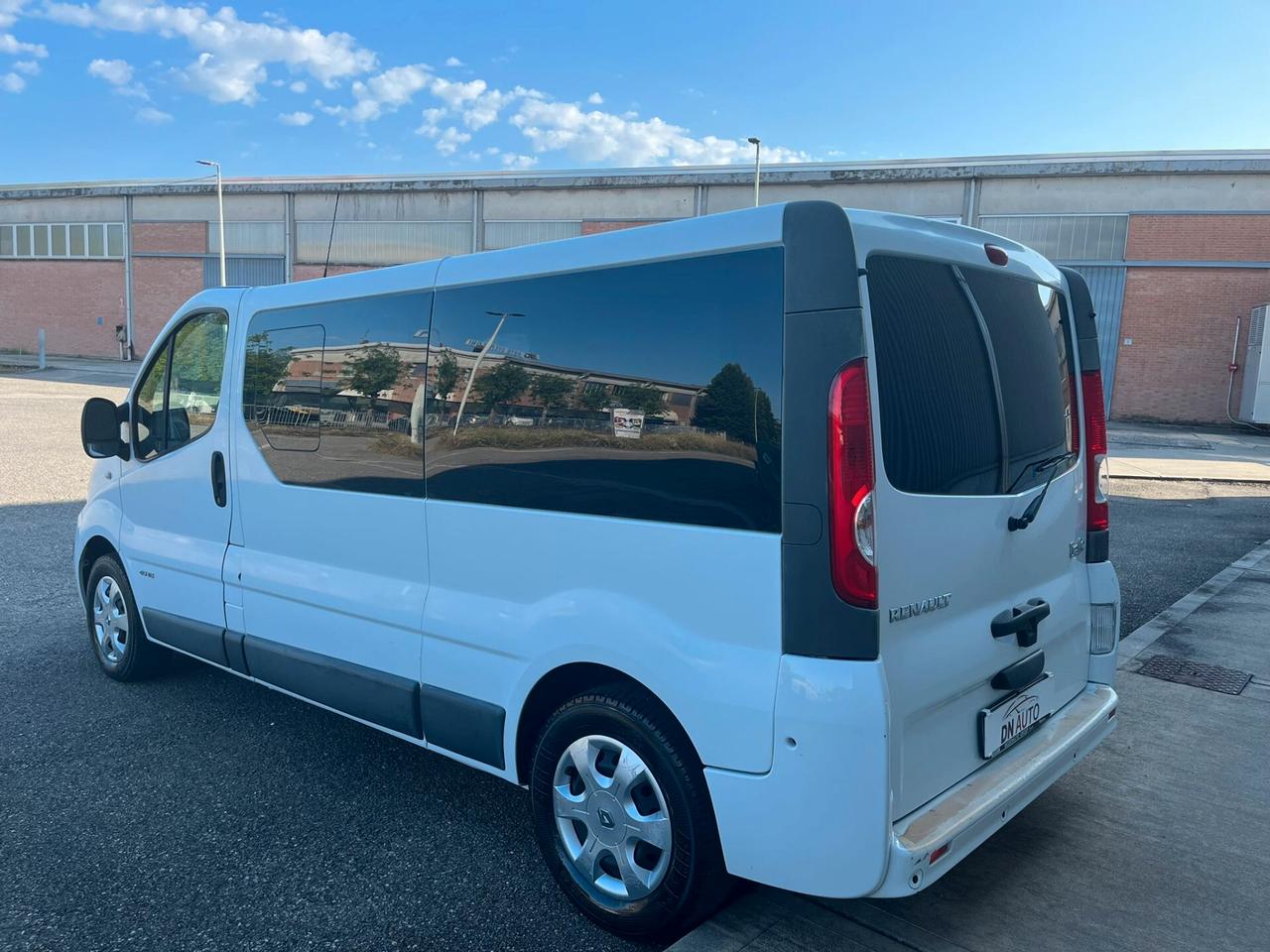 Renault Trafic 2.0 dCi Long 9posti