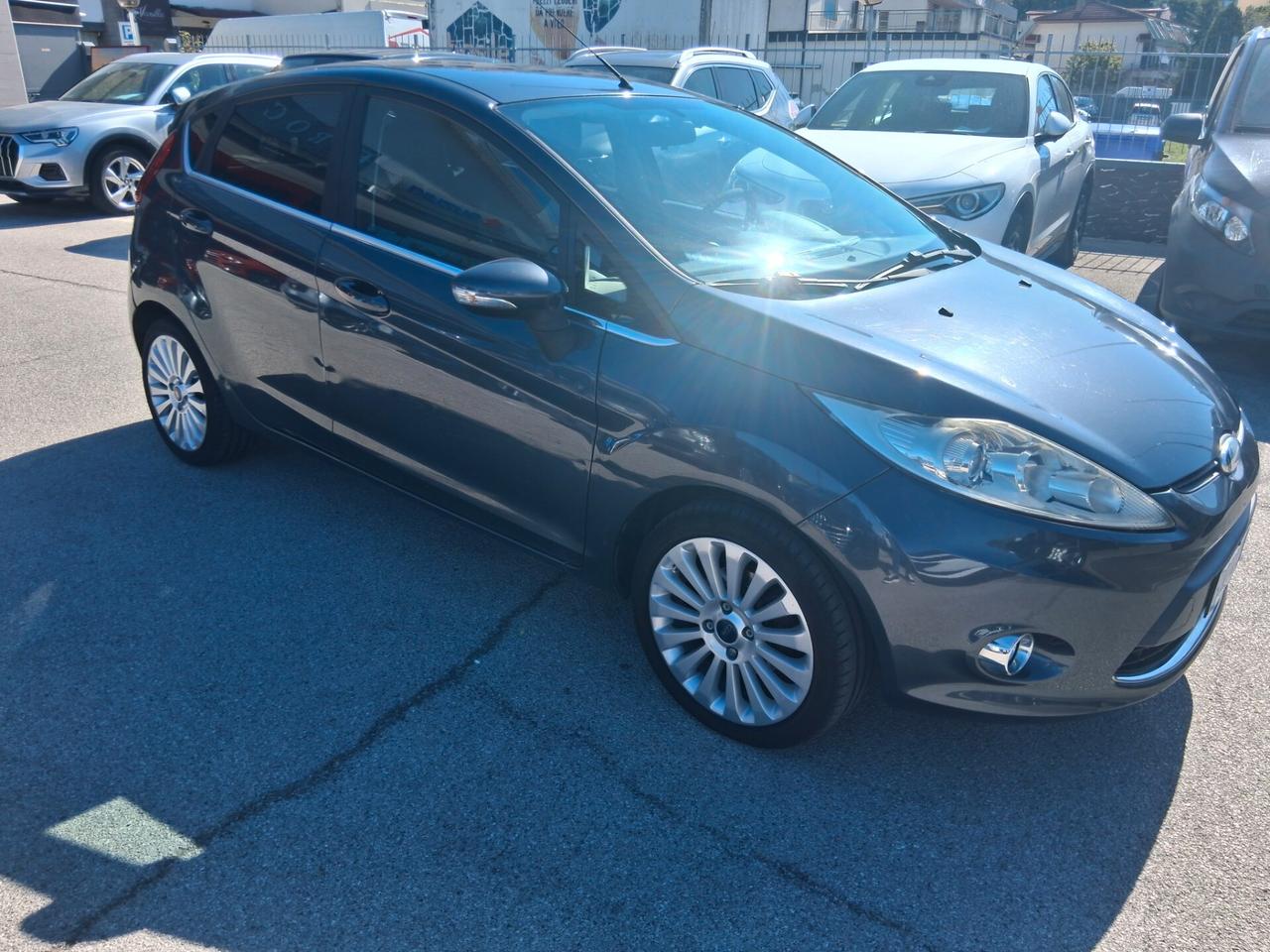 Ford Fiesta 1.4 TDCi 68CV 5 porte Titanium
