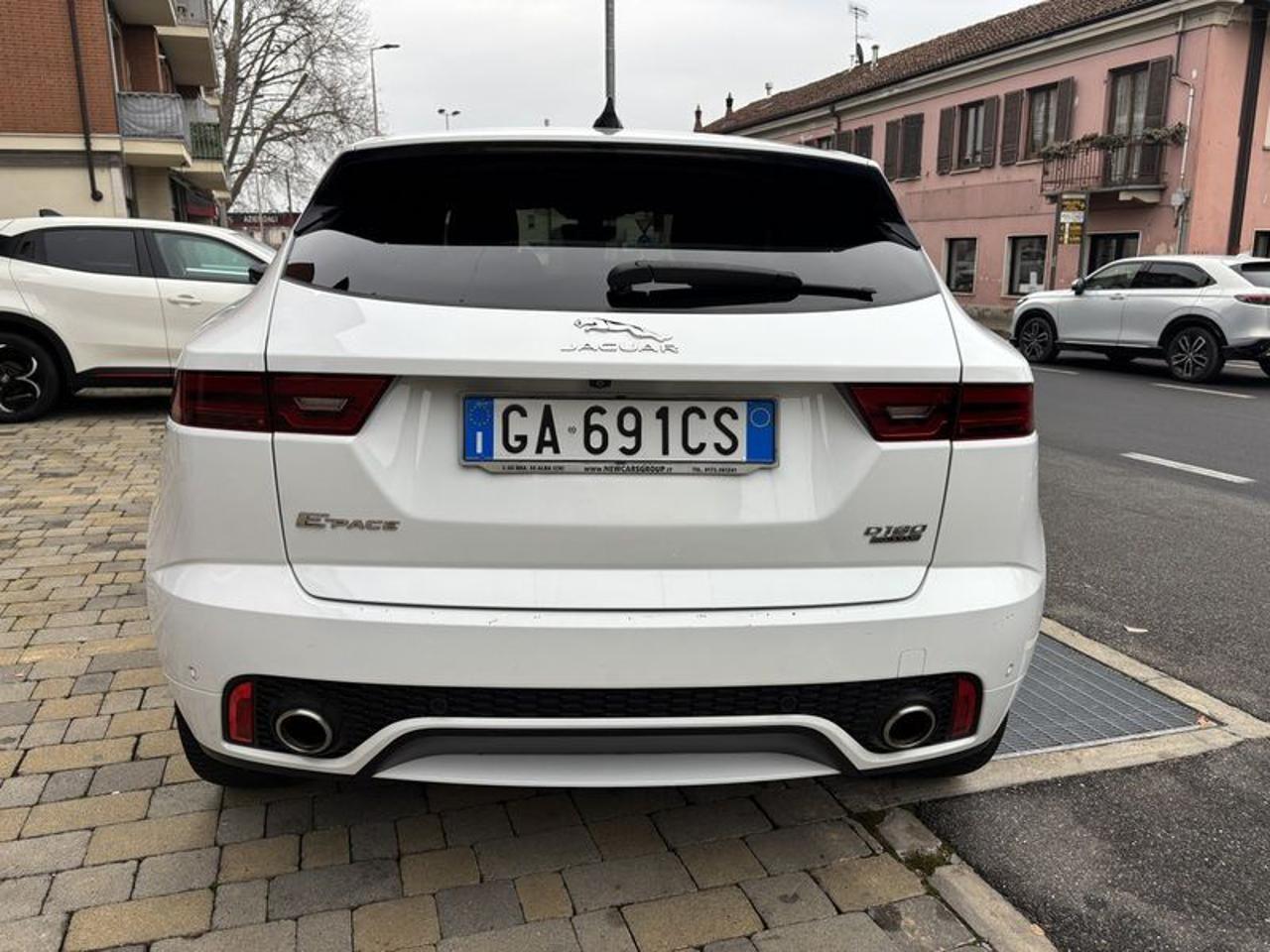 Jaguar E-Pace 2.0D 180 CV AWD aut. R-Dynamic SE