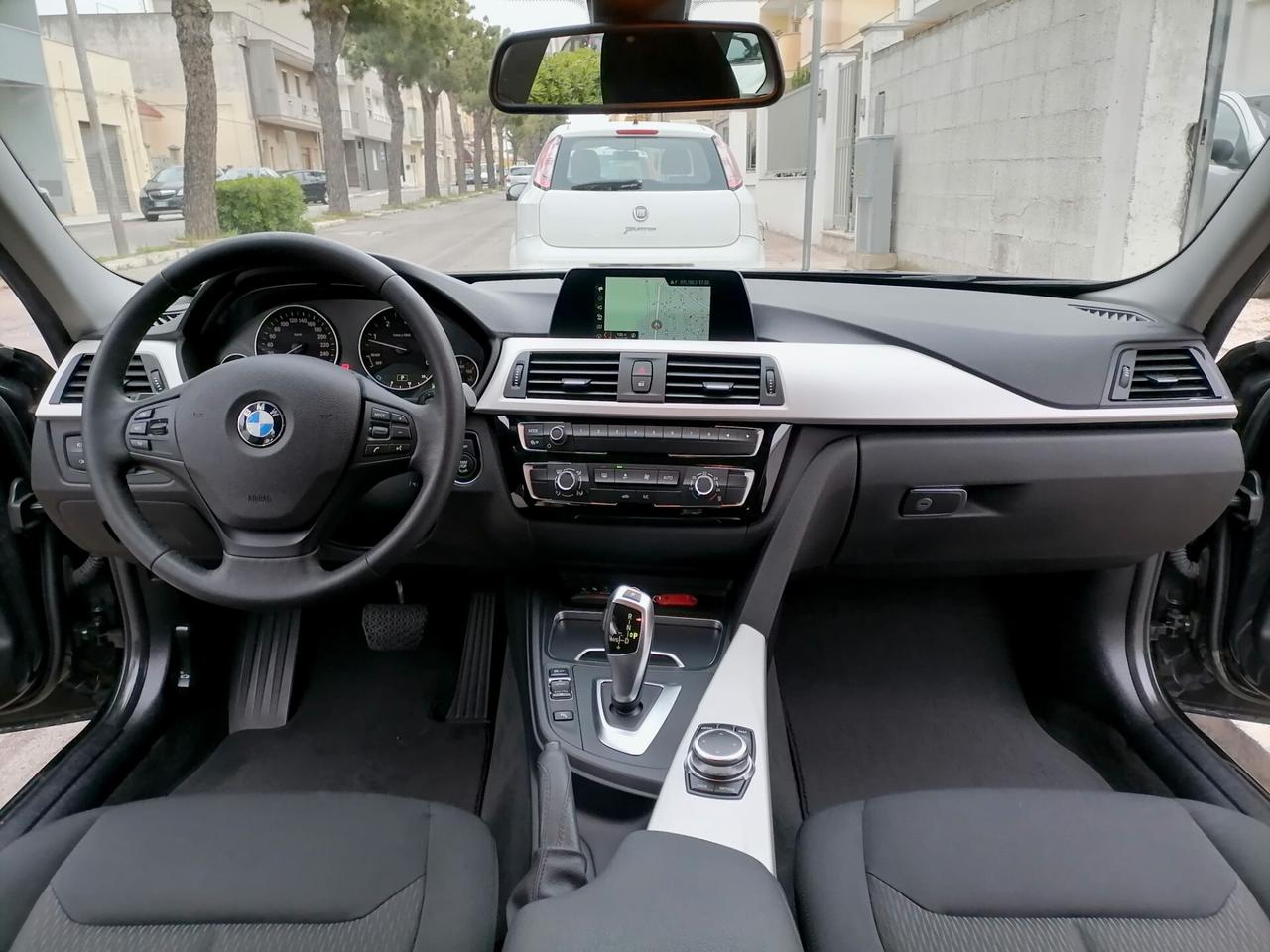 Bmw 318d Touring Automatic *NAVI *LED - 2018