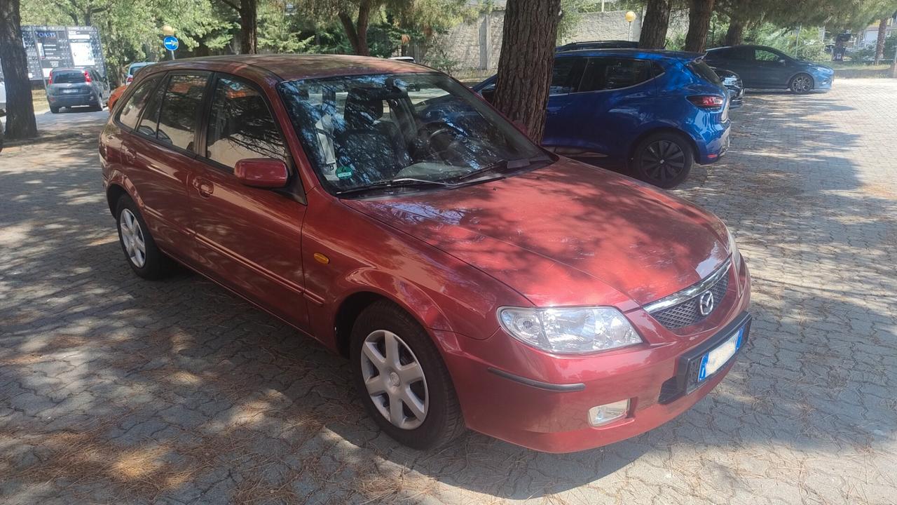 Mazda 323 F 1.6i 16V C. Autom. ASI-CRS clima Ok Neopat.