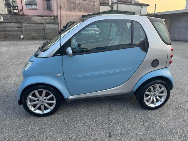 SMART ForTwo Stupenda. Bellissima 700 coupé grandstyle (45 kW)