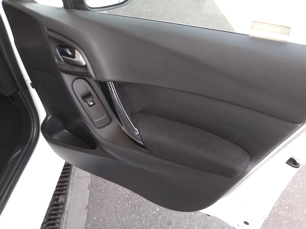 Citroen C3 PureTech 82 Exclusive x neopatentati