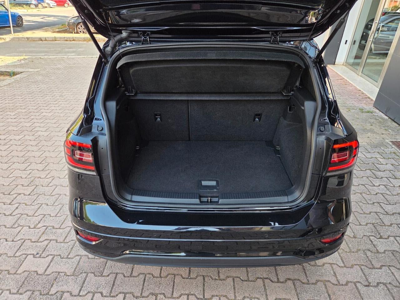 Volkswagen T-Cross 1.0 110 CV DSG R-LINE 15.000 KM