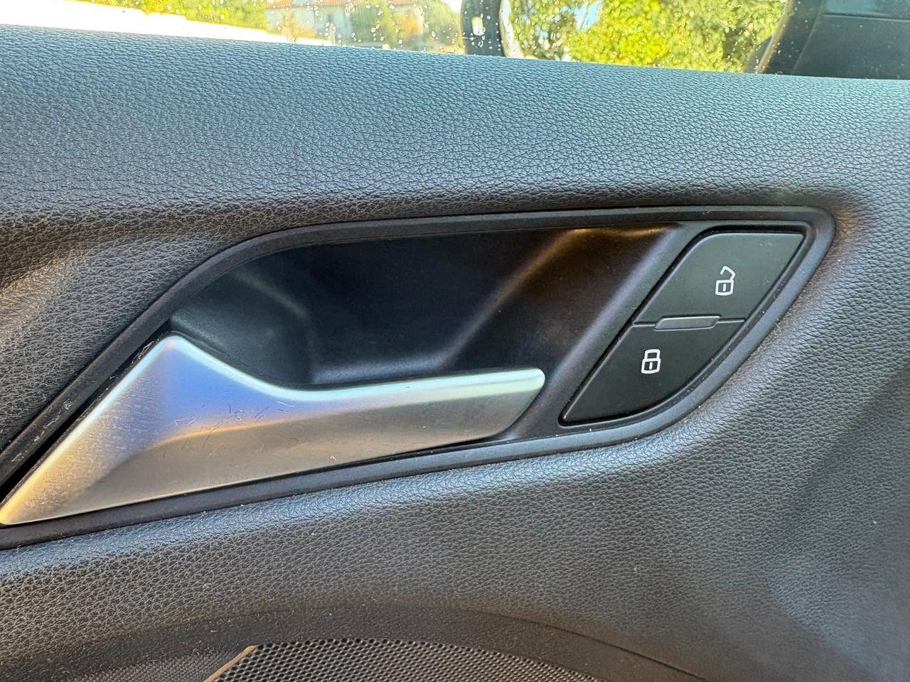 Audi A3 1.6 30 TDI Admired #8285