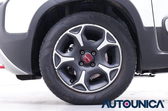 FIAT Panda 1.0 FIREFLY S&S HYBRID CITY CROSS NEOPATENTATI