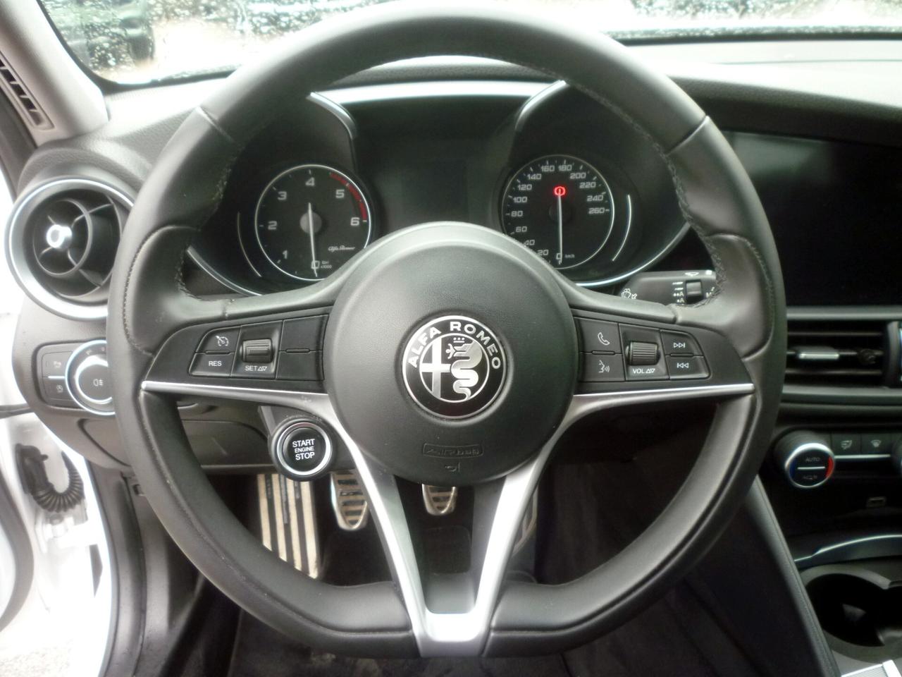 Alfa Romeo Giulia 2.2 Turbodiesel 180 CV Business Sport