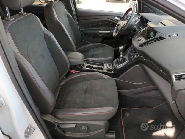 Ford Kuga 1.5 tdci ST-Line 120cv