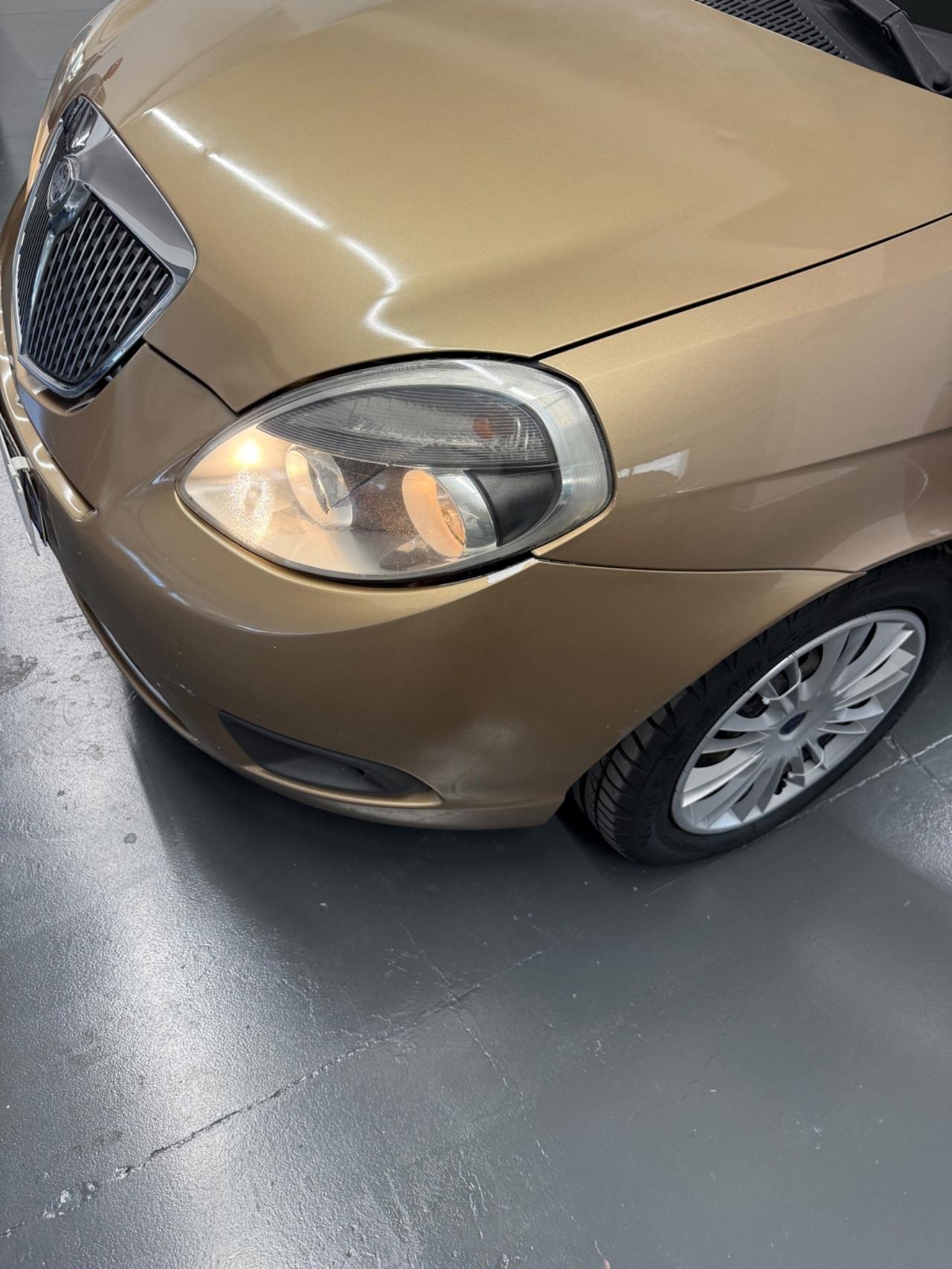 Lancia Ypsilon 1.3 MJT 90 CV Oro Giallo