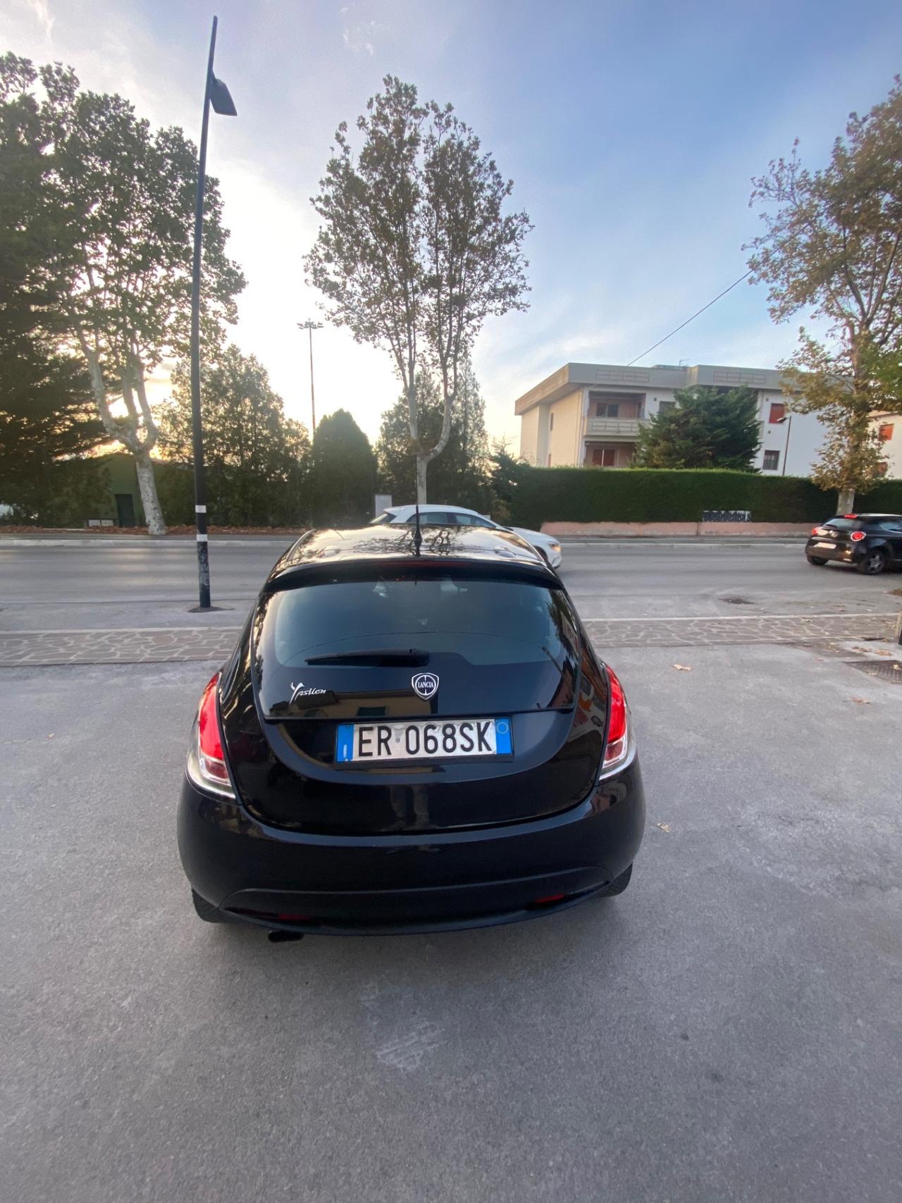 Lancia Ypsilon 1.2 69 CV 5 porte S&S Platinum