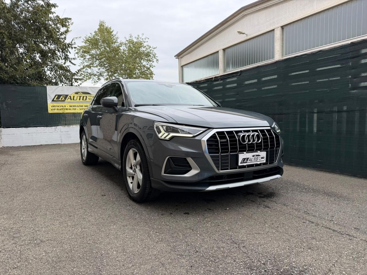 Audi Q3 40 TDI quattro S tronic Business