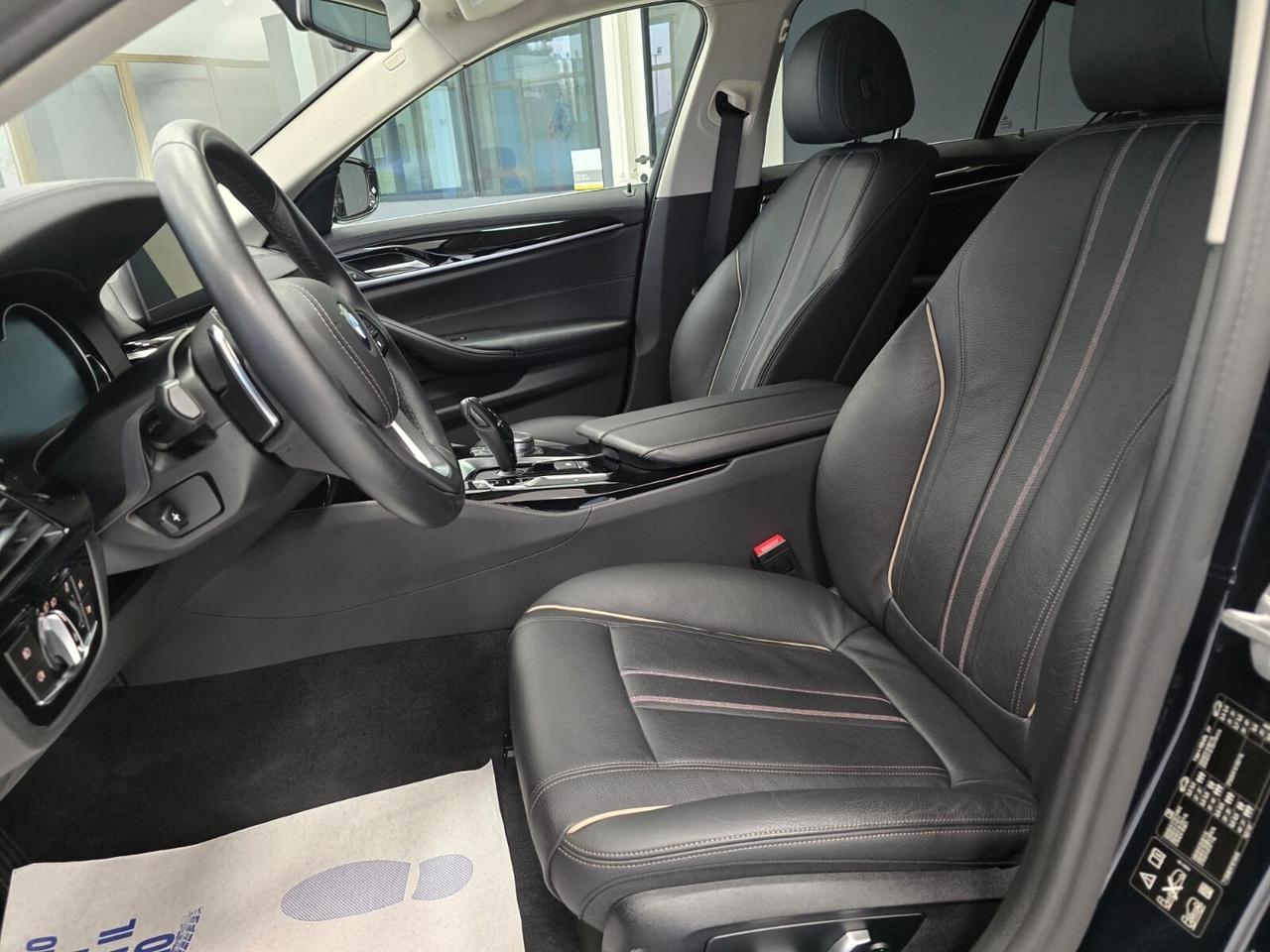 Bmw 530d xDrive Luxury 265cv con 11.000km PARI A NUOVO!!