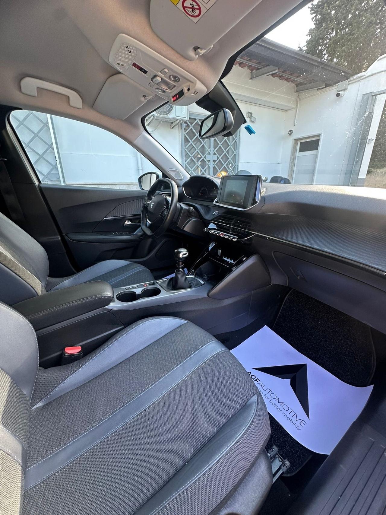 Peugeot 2008 BlueHDi 100 S&S Allure Navi Pack