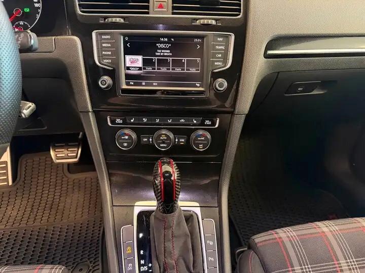 Volkswagen Golf GTI Performance 2.0 TSI DSG 5p. BlueMotion Technology