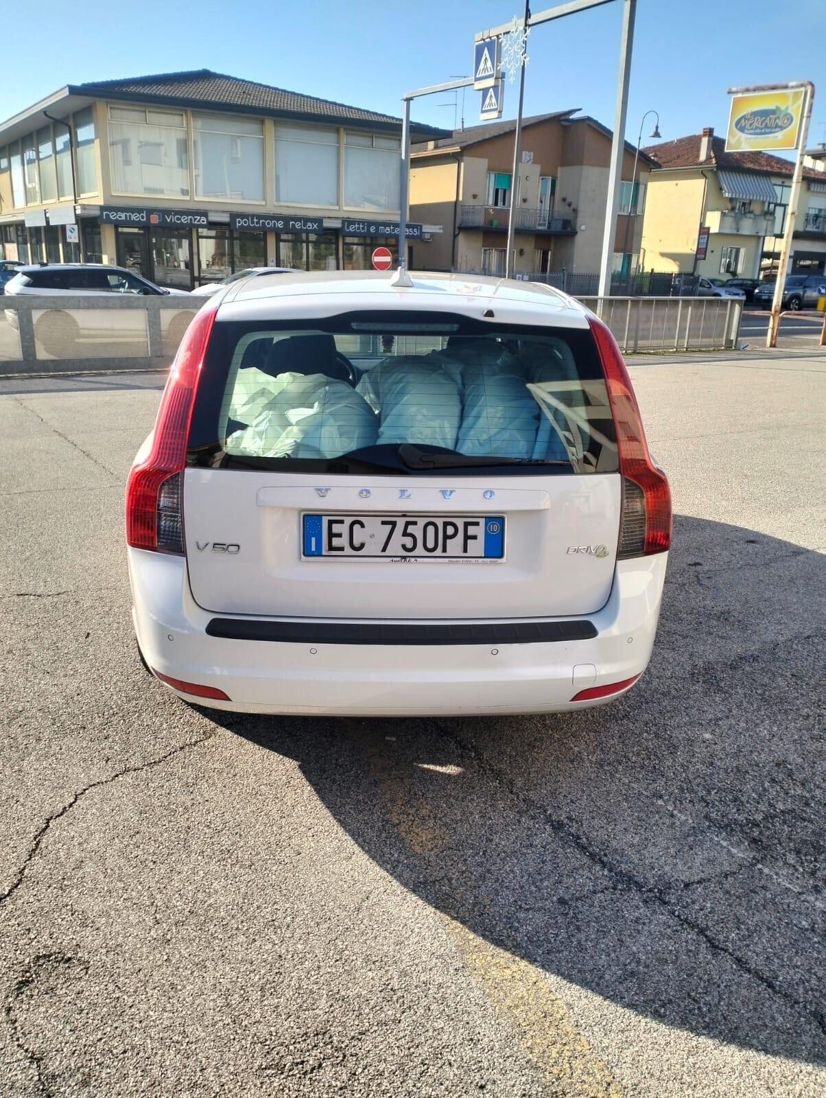 Volvo V50 DRIVe POLAR 1.6 d KM 228.000