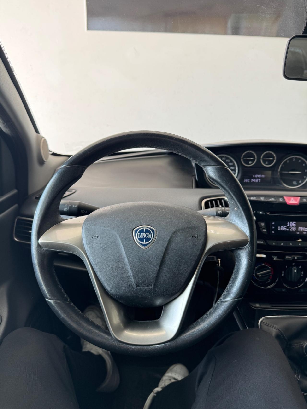 Lancia Ypsilon 1.2 69 CV 5 porte Platinum