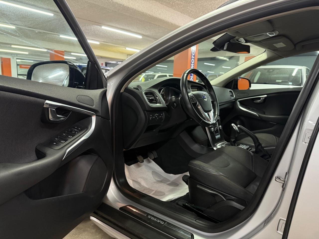 Volvo V40 Cross Country D3 Summum