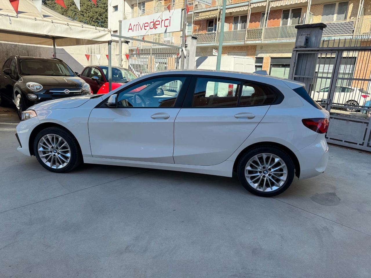 BMW 118 Business Advantage 140cv auto ADATTA NEOPATENTATI
