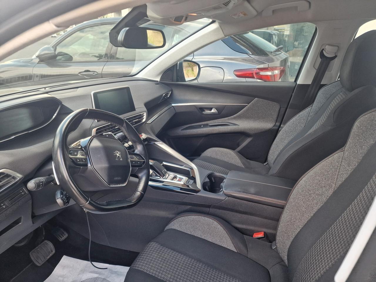 Peugeot 3008 BlueHDi 120 S&S EAT6 Business