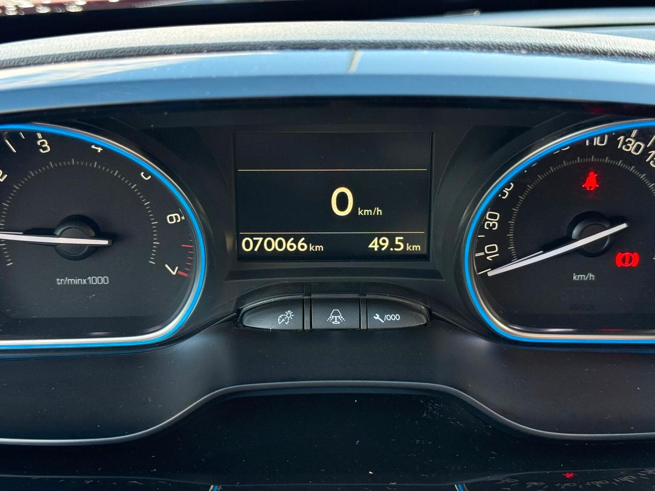 PEUGEOT 2008 ALLURE 1.2BENZINA 82CV 70MILAKM EURO6B