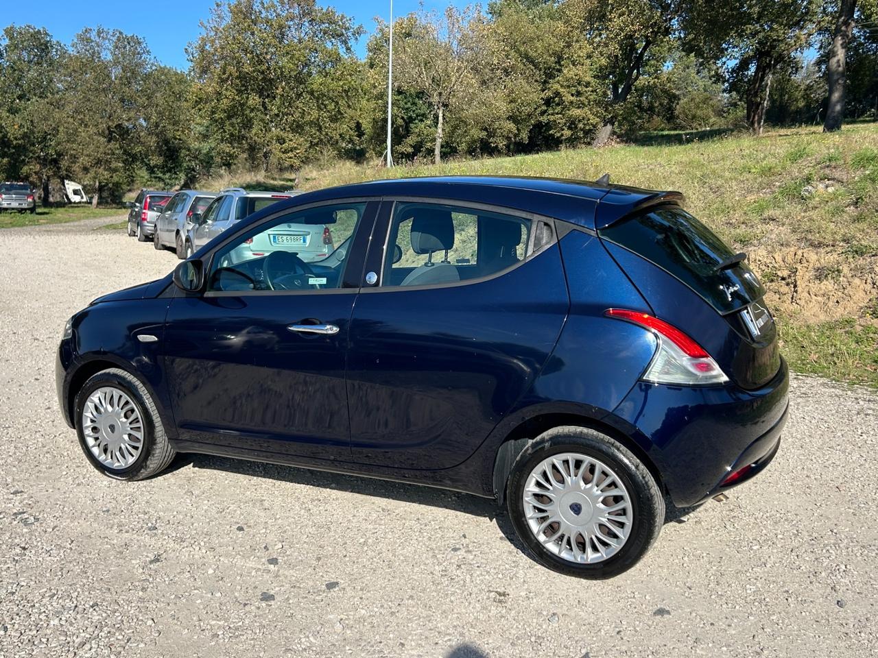 Lancia Ypsilon 1.2 69 CV 5 porte GPL Ecochic Silver neopatentati